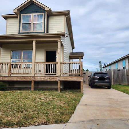 Spacious Villa Close To The Beach, 10 Sleeps Galveston Exterior photo