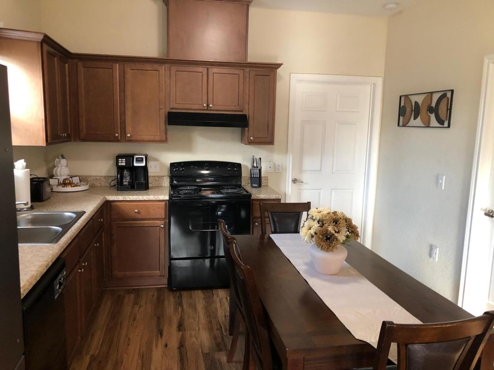Spacious Villa Close To The Beach, 10 Sleeps Galveston Exterior photo